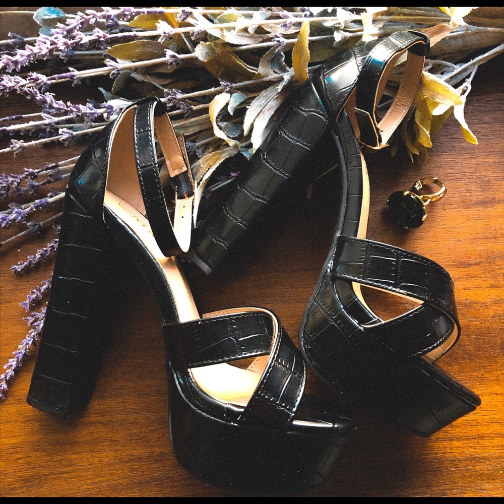 Crocodile Heel Platform